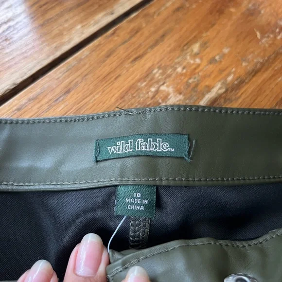 NWT Green leather skirt - Picture 3 of 4